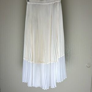 Club Monaco Tonie pleated ivory skirt sz xs